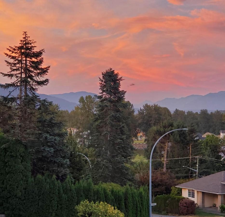 Mountain Retreat 3 Bedroom Garden House Near Heritage Park, Coliseum , Hwy 1, Fishing, Cultus Lake Chilliwack Extérieur photo